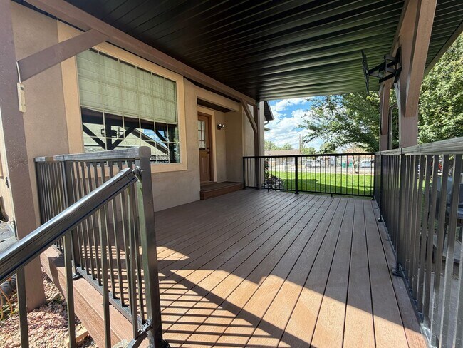 Building Photo - 84 E 300 N