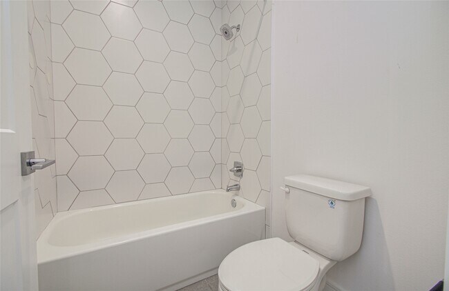 Building Photo - 8930 Spring Knoll Forest Dr