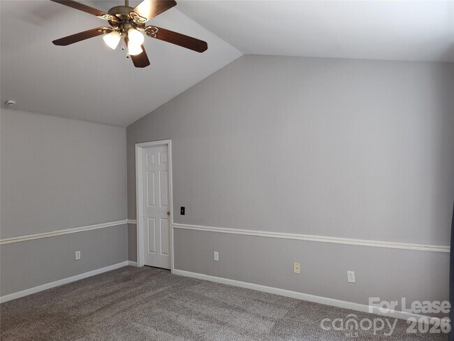 Building Photo - 4018 Manor House Dr