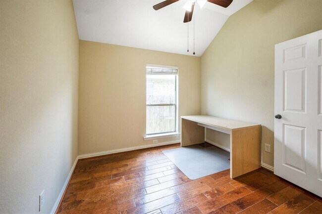 Building Photo - 18419 Willow Oak Bend Dr