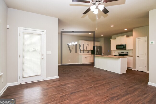 Building Photo - 133 Avonwood Cir