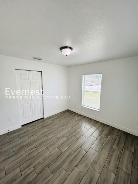 Building Photo - 1132 Maybury Dr