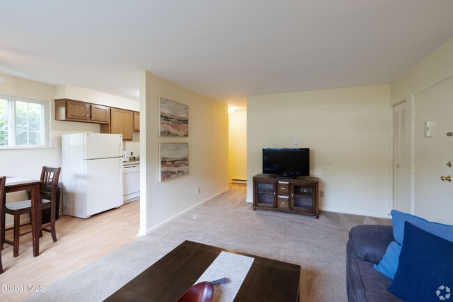 Building Photo - 2568 Western Ave