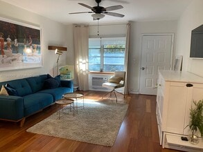 Building Photo - 101 Collins Ave