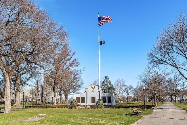 Building Photo - 272 Albion St