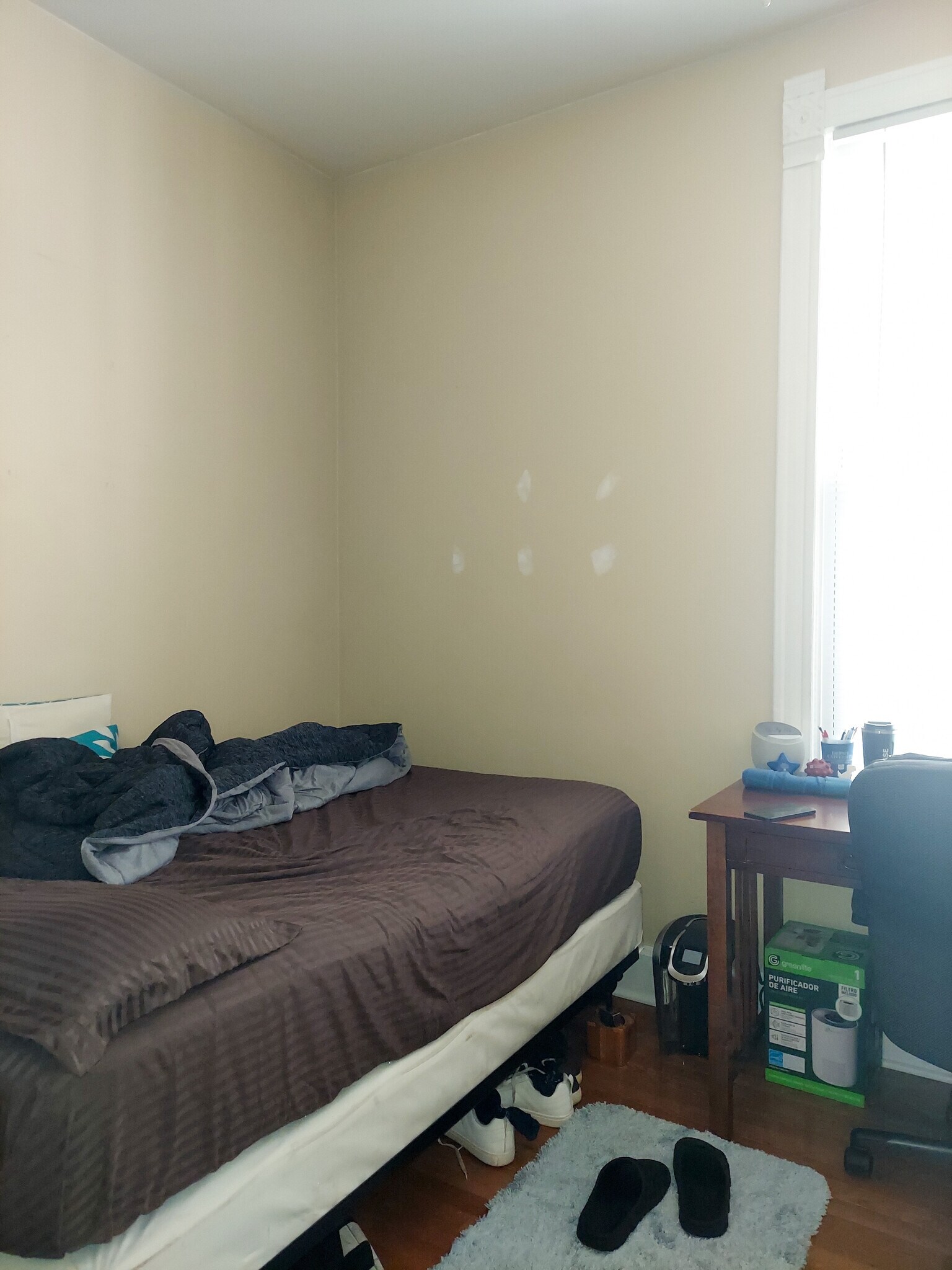 Building Photo - 1832 W Addison St