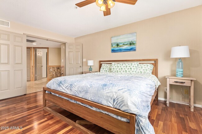 Building Photo - 10080 E Mountainview Lake Dr