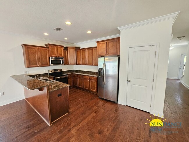 Building Photo - Charming Two-Story 3BR Cul-De-Sac Home in Santa Rosa Beach!