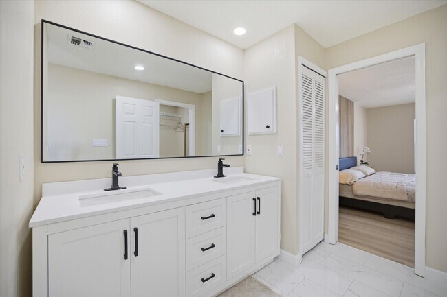 Building Photo - 5829 Fairwoods Cir