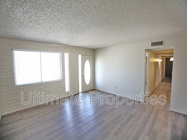 Building Photo - 6043 N 71st Ln