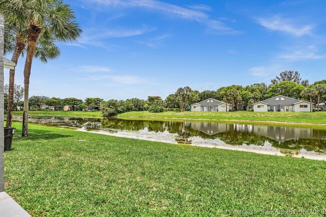 Building Photo - 1020 Lake Victoria Dr