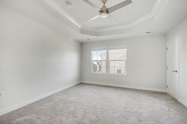Building Photo - **Special Move-in Offer**  $500 off of the first month's rent.  Exceptional 3-Level Corner Unit T...