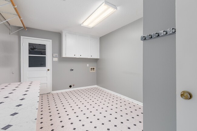 Building Photo - 5502 Forest Timbers Dr