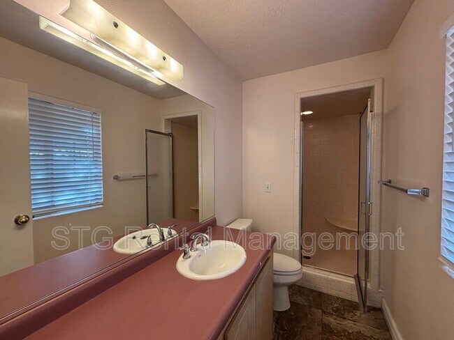 Building Photo - 75 E 800 S
