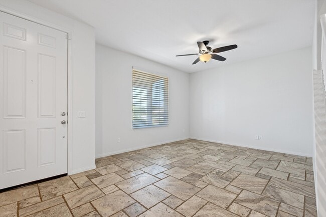 Building Photo - 84126 Canzone Dr