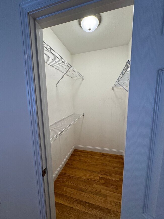 Building Photo - 220 Middlesex Ave