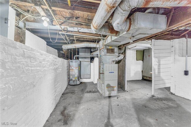 Building Photo - 2115 W 96th St