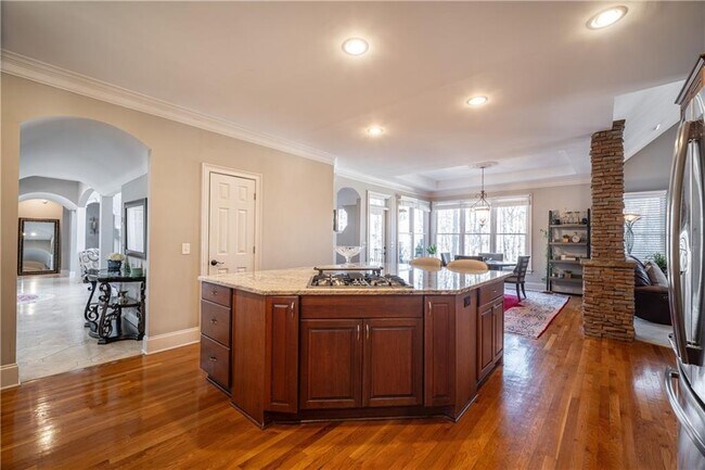 Building Photo - 5041 Towne Lake Hill N