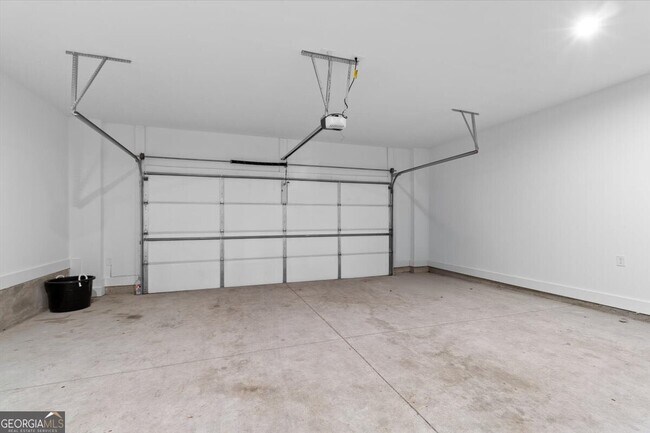 Building Photo - 3376 Macaiva Aly