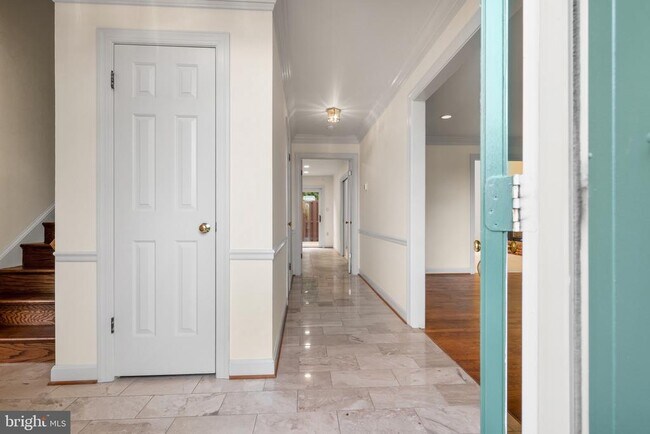 Building Photo - 1130 20th St S