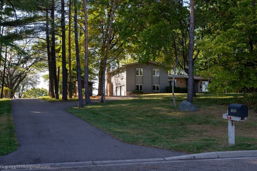 Building Photo - 1835 Hunter Ln