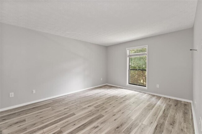 Building Photo - 308 Cumberland Ct SE