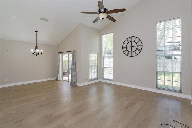 Building Photo - 836 Garden Glen Loop