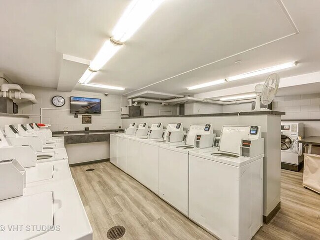 Building Photo - 2800 N Lake Shore Dr