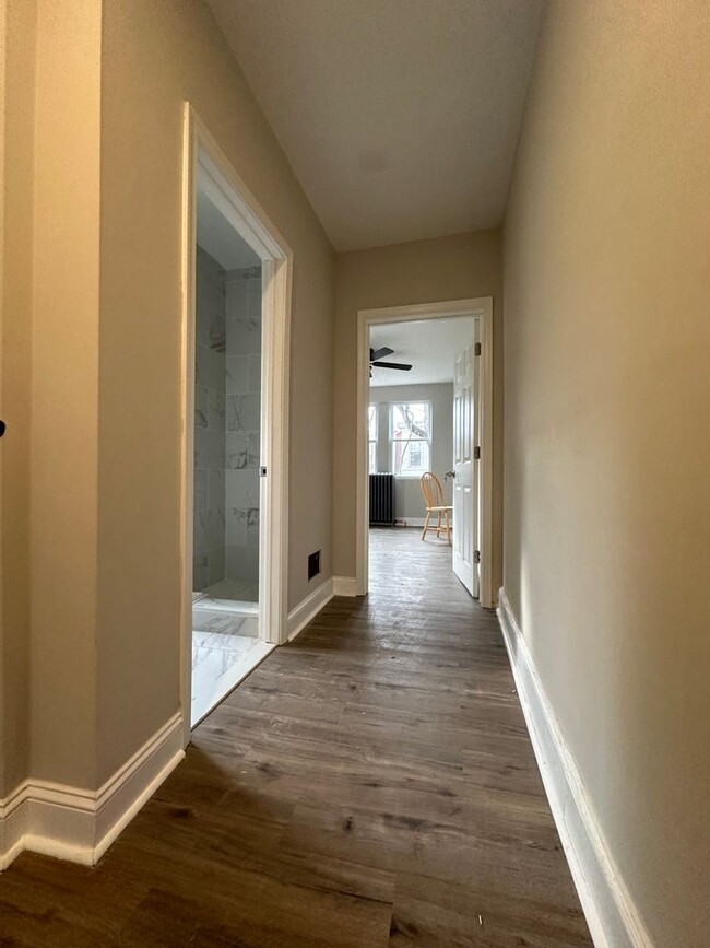 Building Photo - STUNNING NEWLY RENOVATED THREE BEDROOM HOUSE