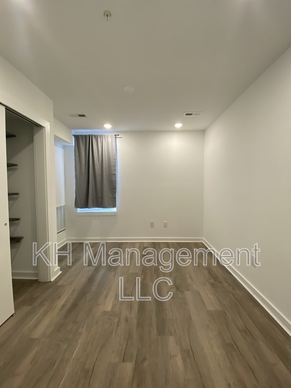 Building Photo - 976 N 45th St