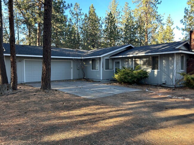 Building Photo - $750 off 1st Month's Rent!!! Charming 3bd/2ba Home!