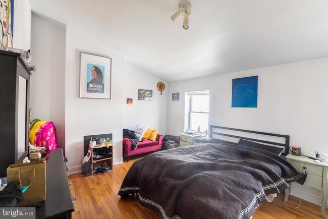 Building Photo - 1938 Pine St