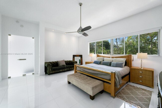 Building Photo - 3861 Kumquat Ave