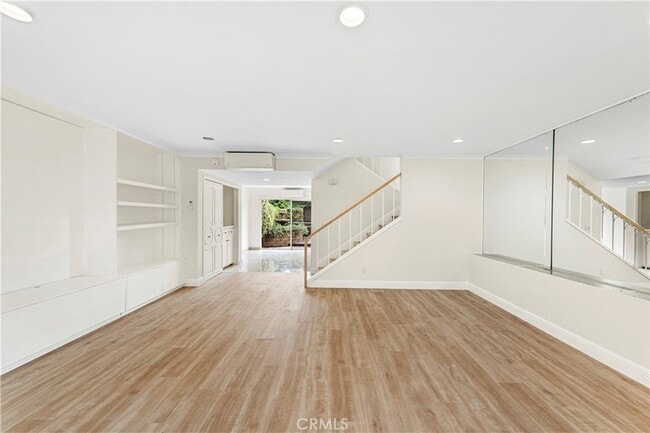 Building Photo - 7 Blue Lagoon