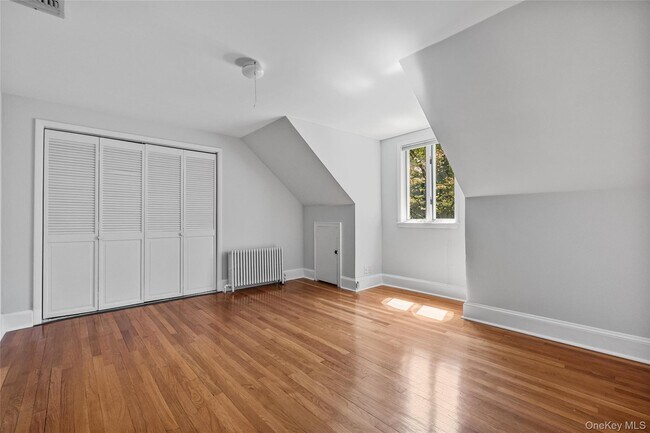 Building Photo - 515 Mountainview Ave