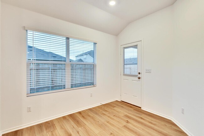 Building Photo - 113 River Rise Rd