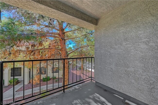 Building Photo - 4730 Nara Vista Way