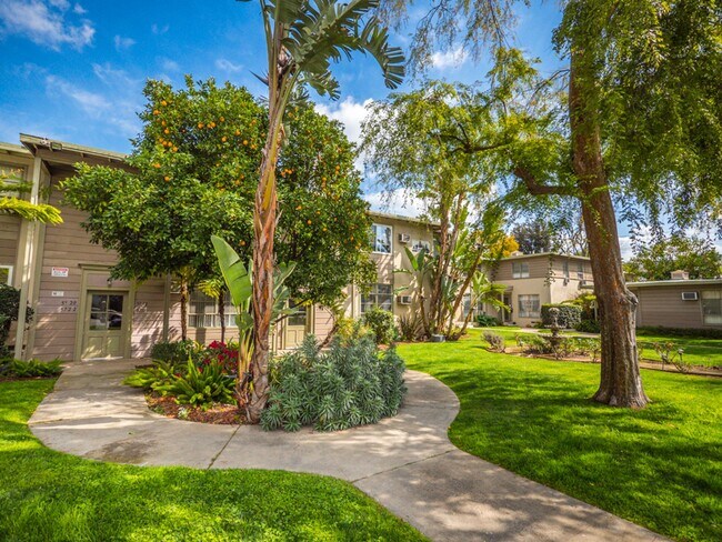 Building Photo - 5700 Hazeltine Ave