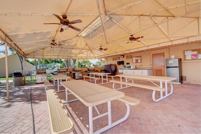 Building Photo - 15217 Lakes of Delray Blvd