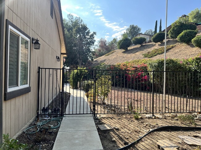 Building Photo - "Charming 3-Bed Oasis with 2 Baths in Moor...