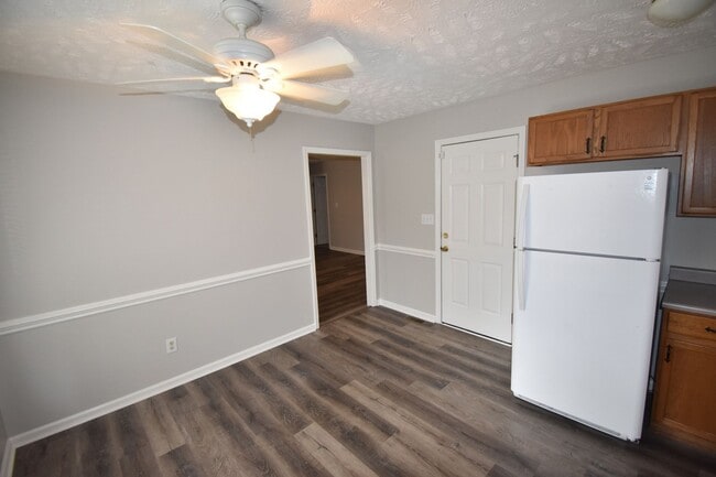 Building Photo - 6313 Applewhite Rd