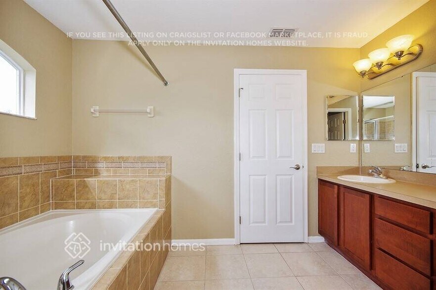 Building Photo - 1423 Merrimack Ln