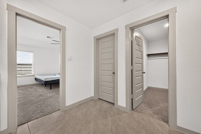 Building Photo - 3939 Hordley Ter Trl