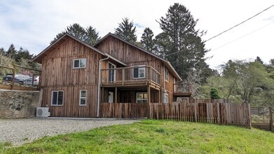 Building Photo - 287/289