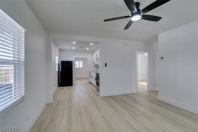 Building Photo - 254 W Basic Rd