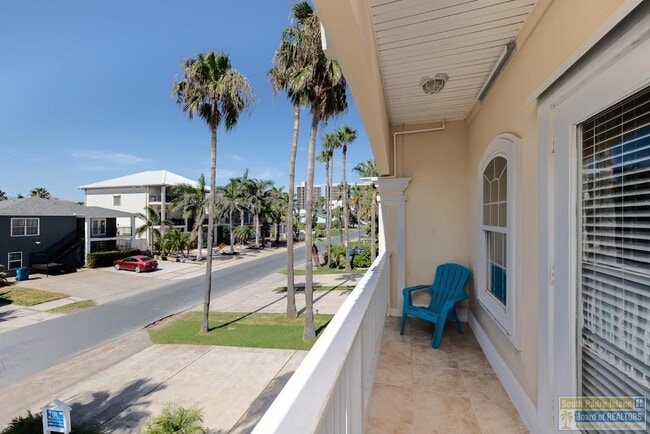 Building Photo - 109a E Red Snapper St