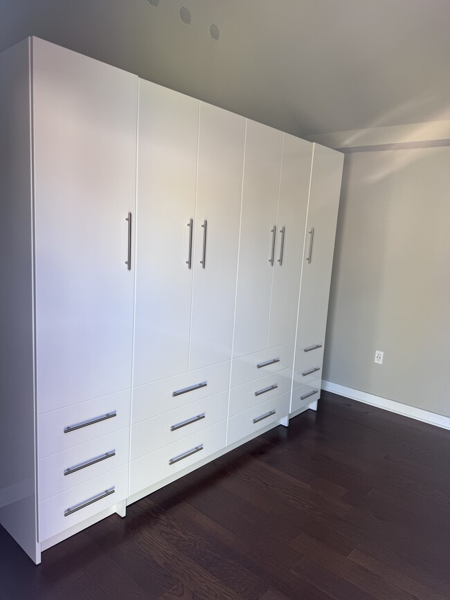 Building Photo - 1136 Hayes St