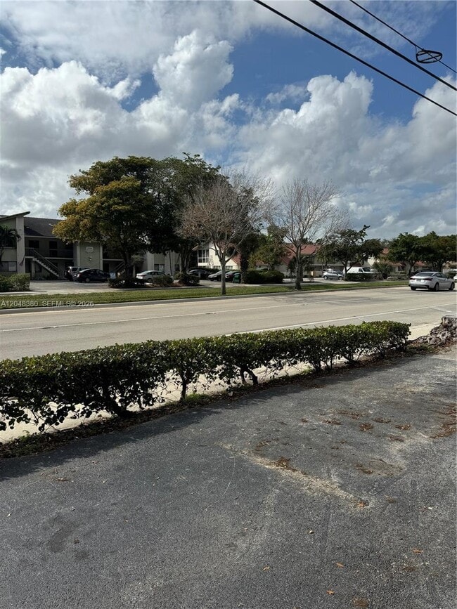 Building Photo - 3167 Coral Springs Dr