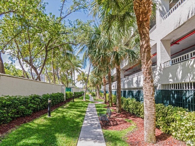 Building Photo - 3100 N Ocean Blvd