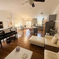 Building Photo - 17085 Larkspur Ln